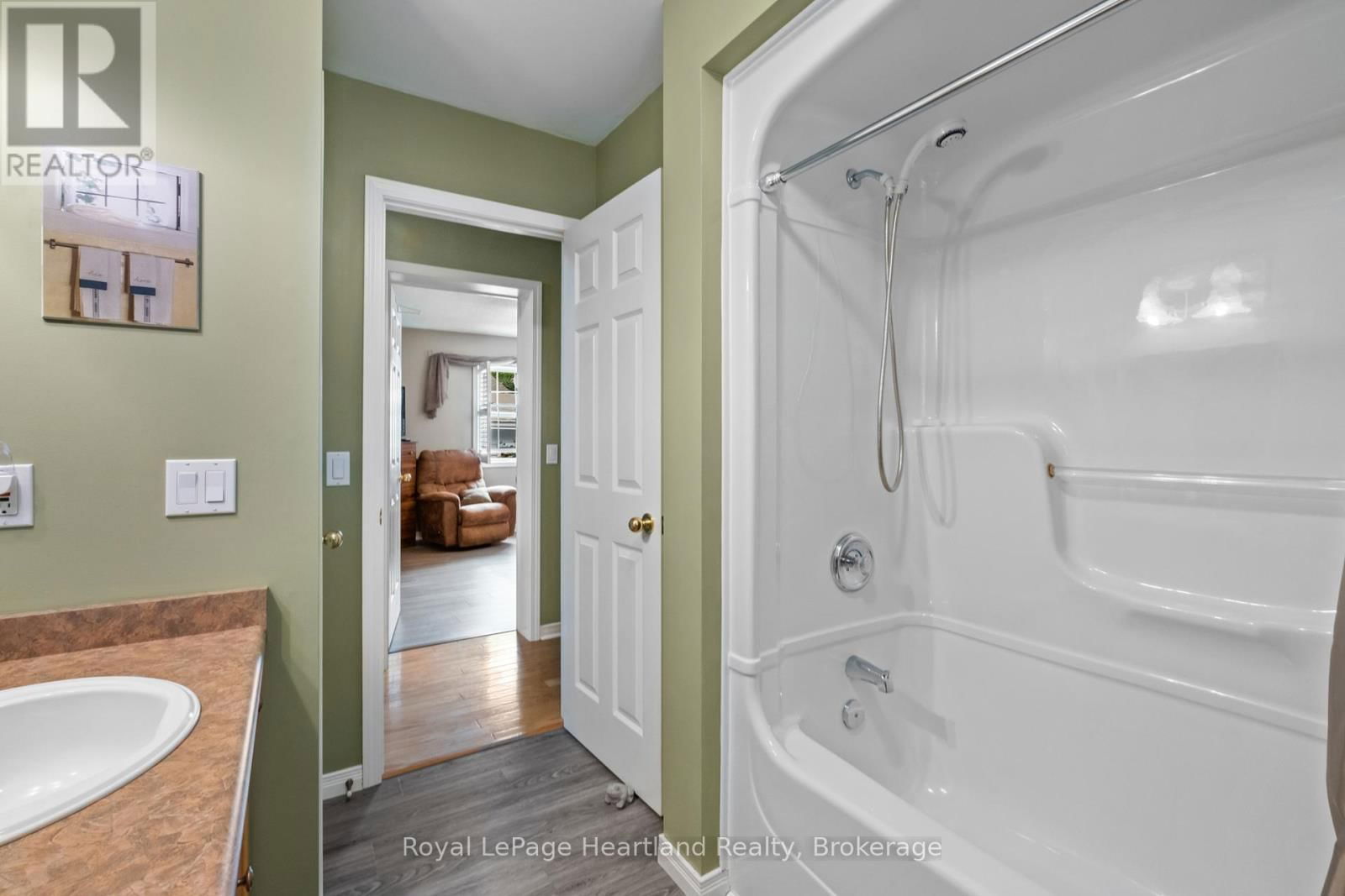 81402 CHAMPLAIN BOULEVARD Image 21