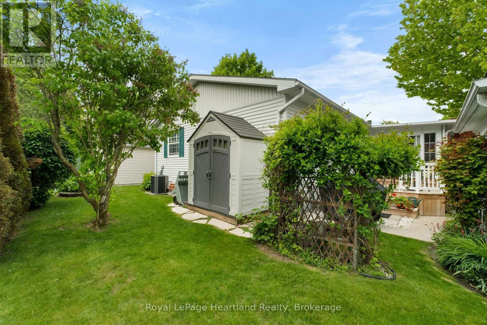 81402 CHAMPLAIN BOULEVARD Image 29