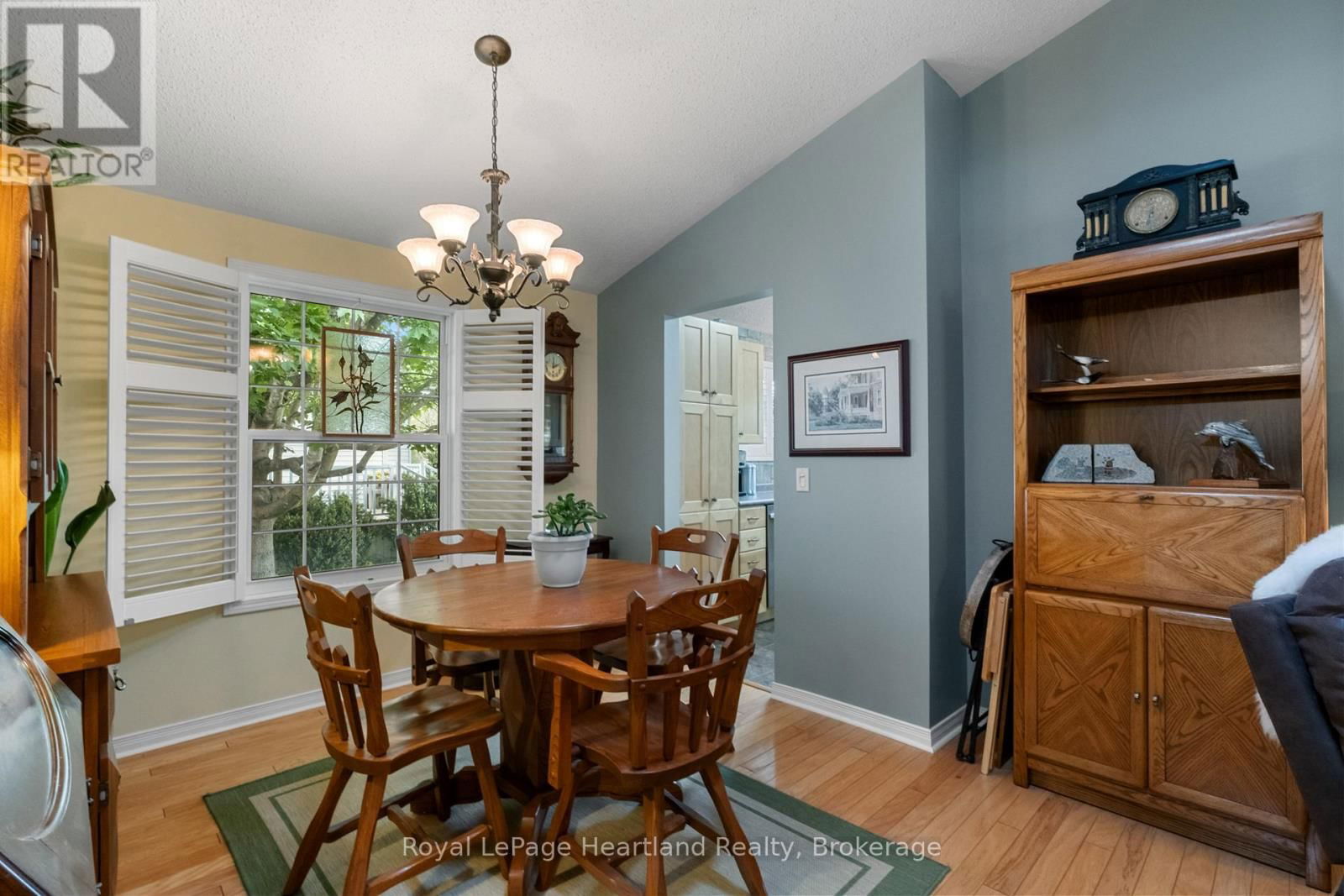 81402 CHAMPLAIN BOULEVARD Image 9