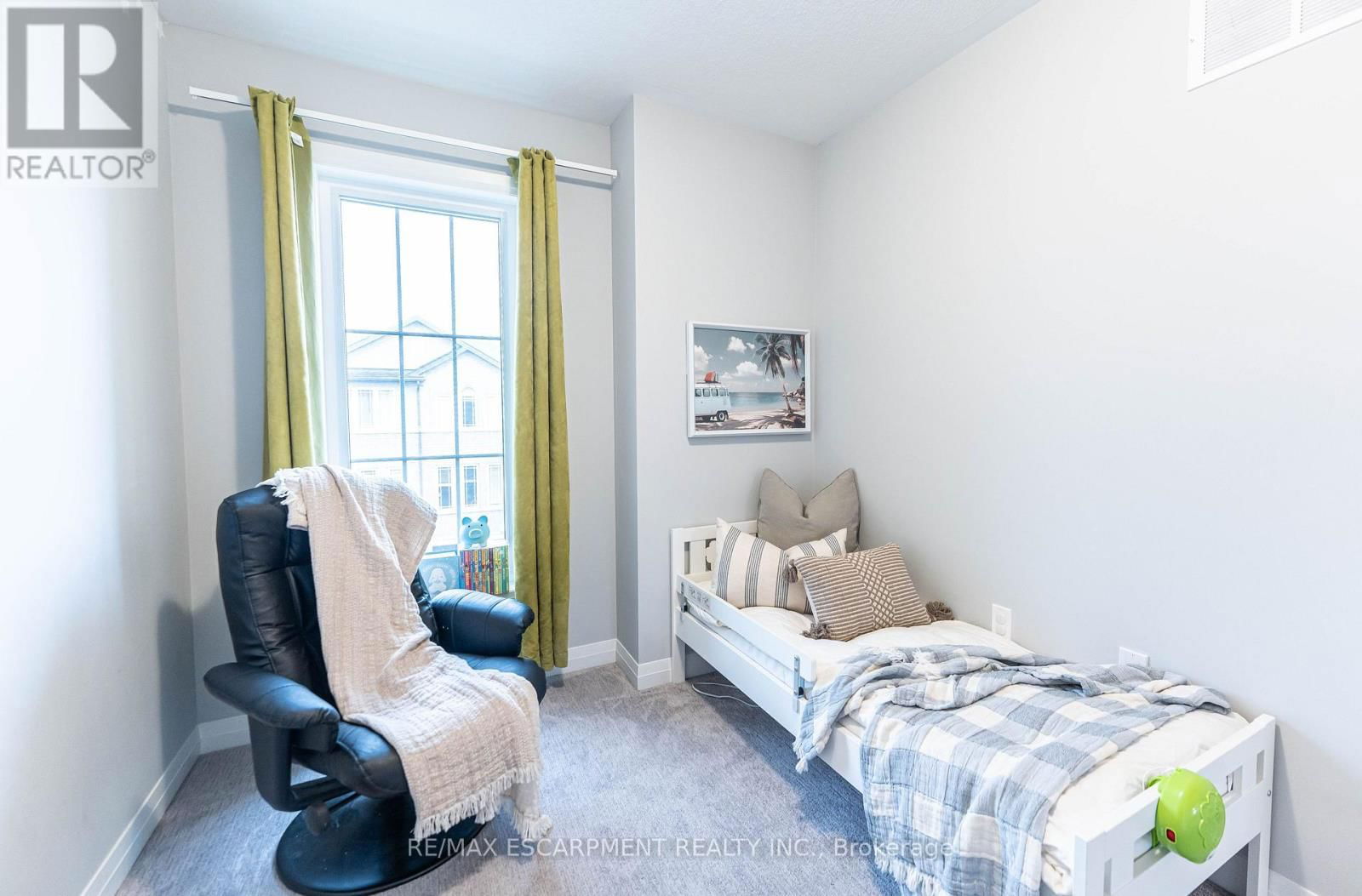 52 AQUARIUS CRESCENT Image 19