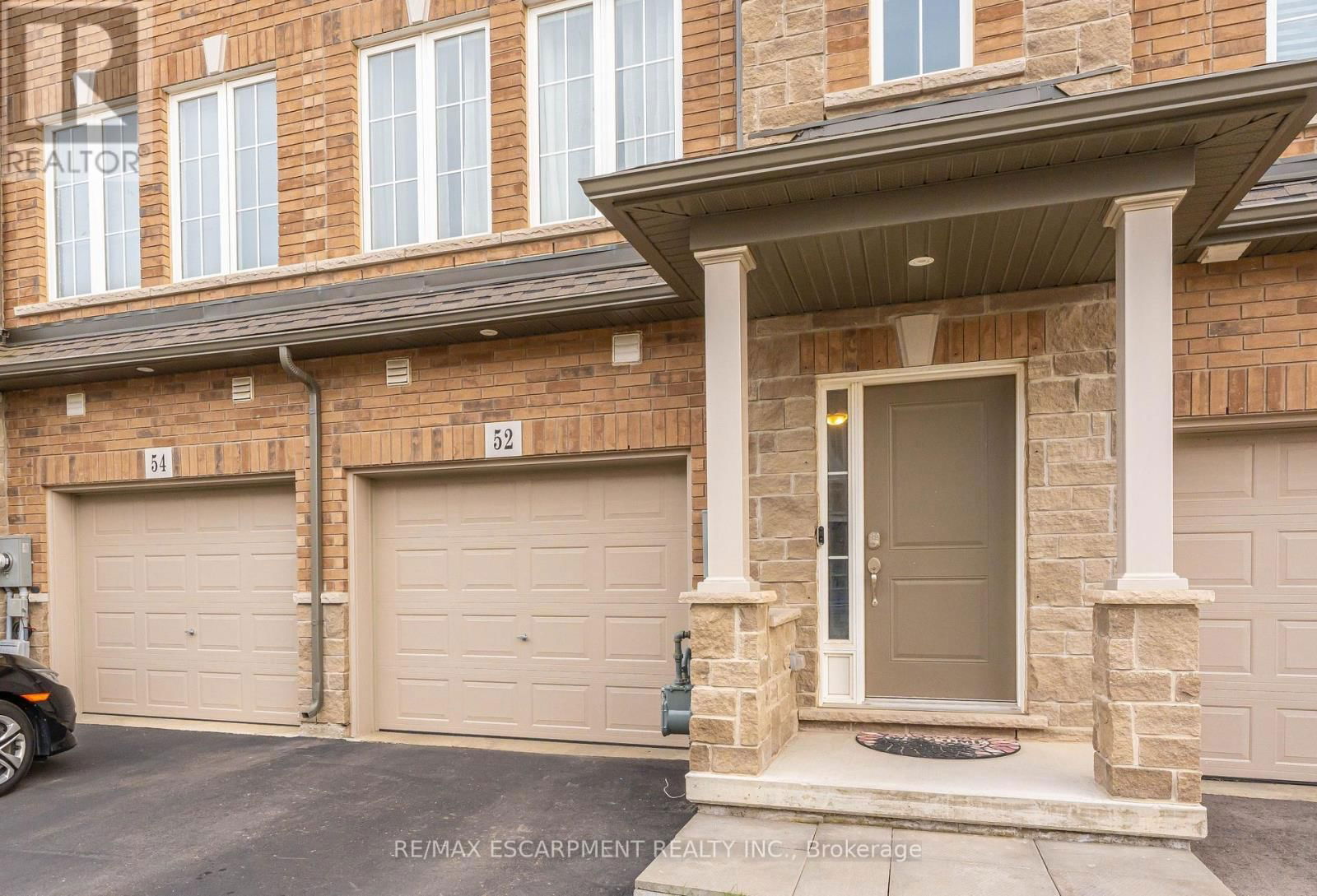 52 AQUARIUS CRESCENT Image 3
