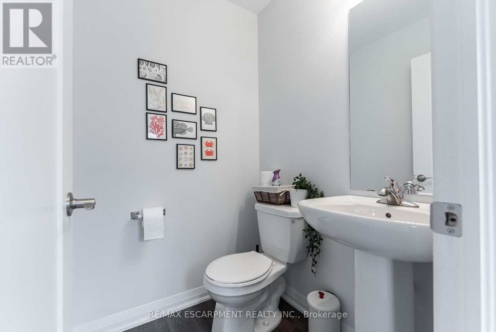 52 AQUARIUS CRESCENT Image 6