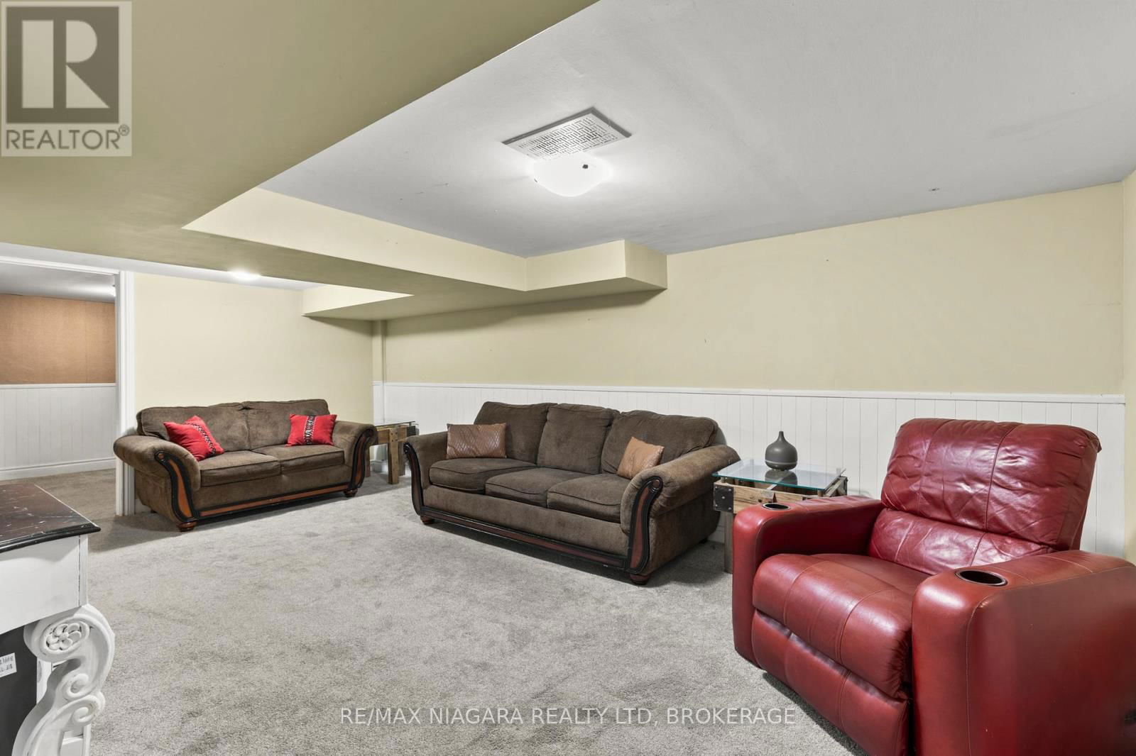 272 WALLACE AVENUE SOUTH Image 23