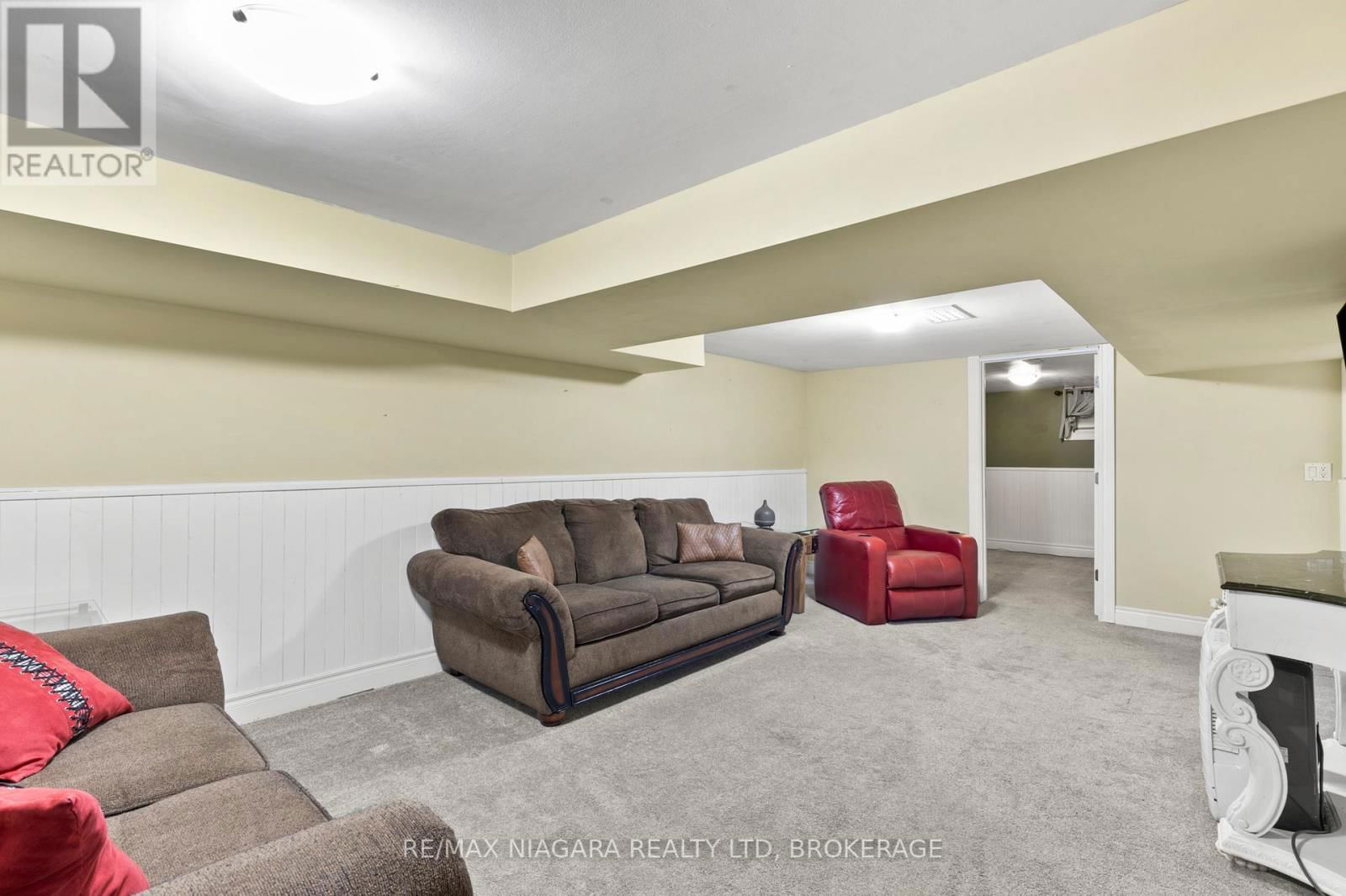 272 WALLACE AVENUE SOUTH Image 24