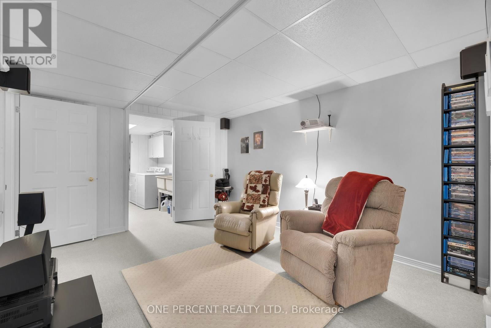 3 AIMEE LANE Image 30