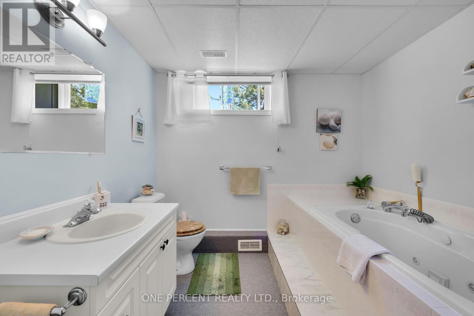 3 AIMEE LANE Image 32