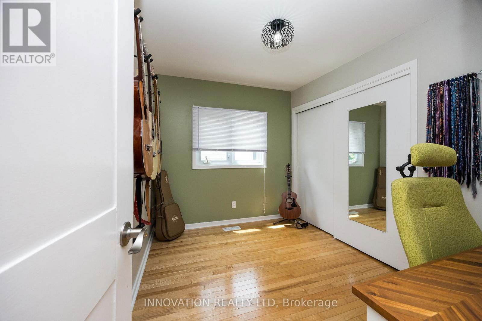 185 MUNRO STREET Image 18