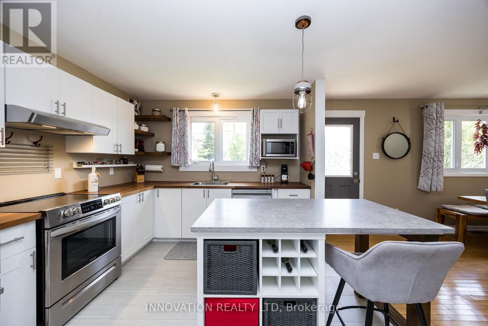 185 MUNRO STREET Image 5