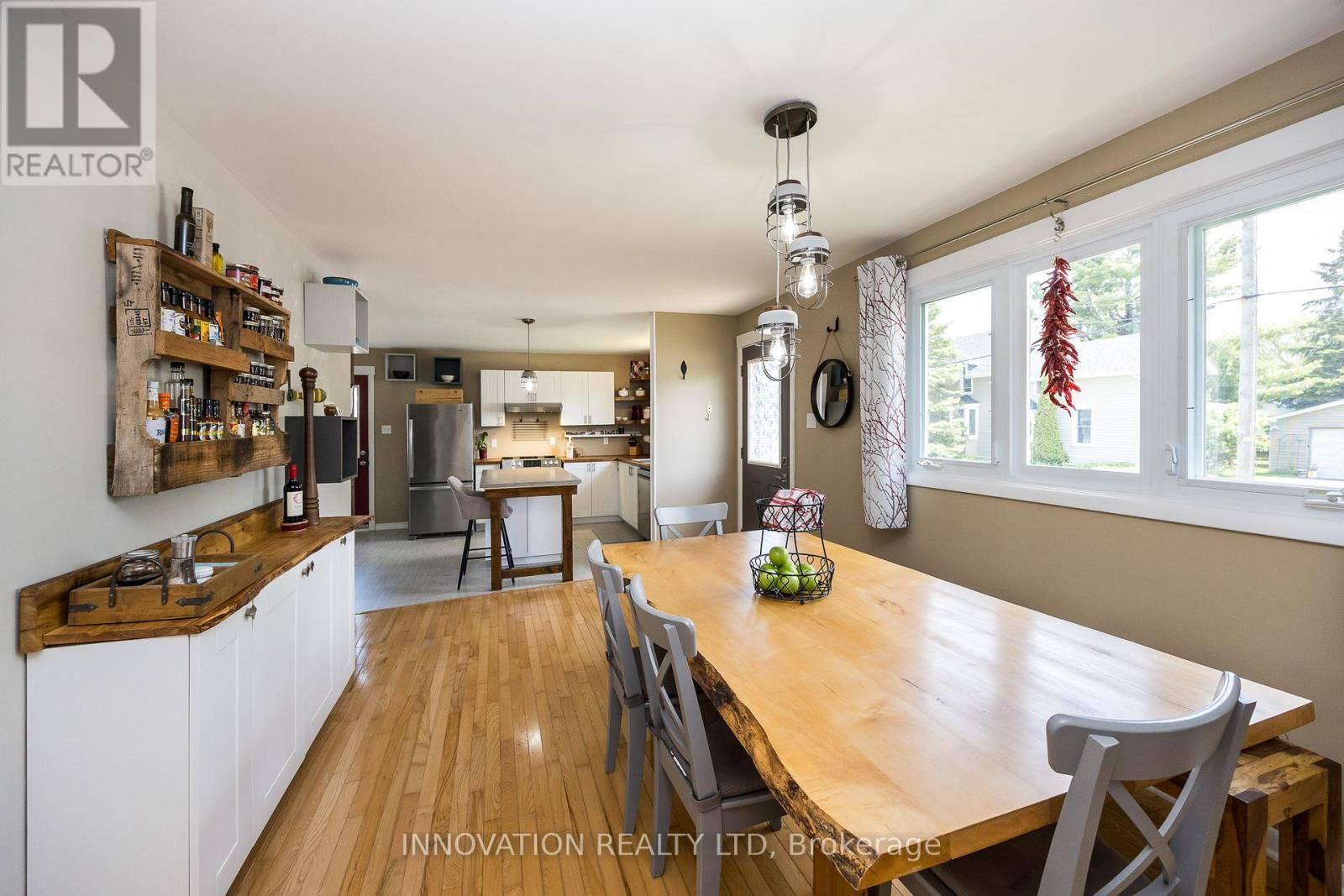 185 MUNRO STREET Image 8