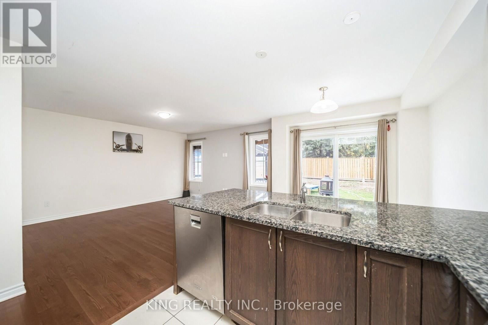 8 POINTER STREET Image 14