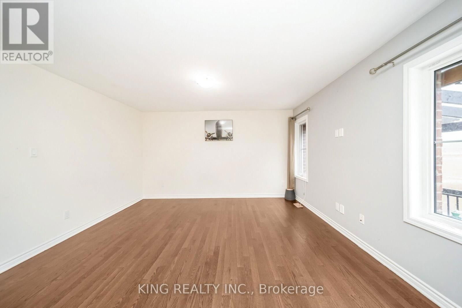 8 POINTER STREET Image 17