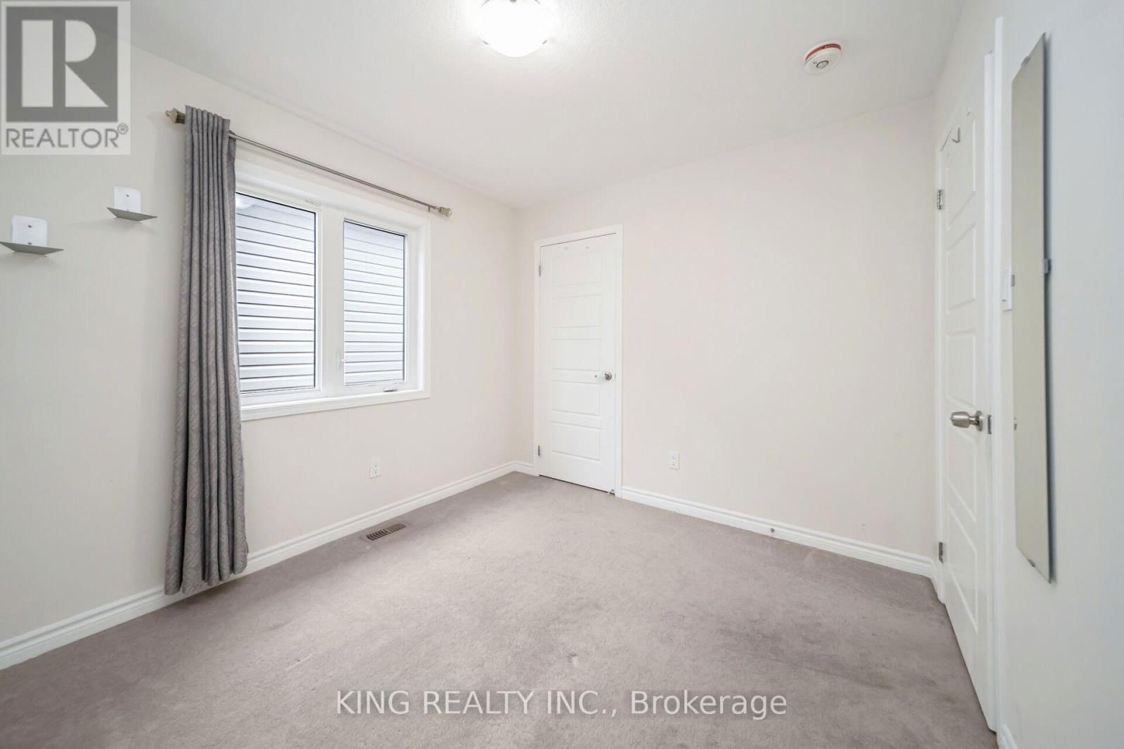 8 POINTER STREET Image 32