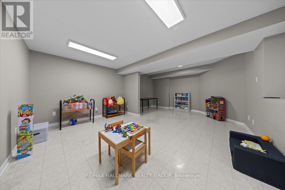 3 CRANTHAM CRESCENT Image 36