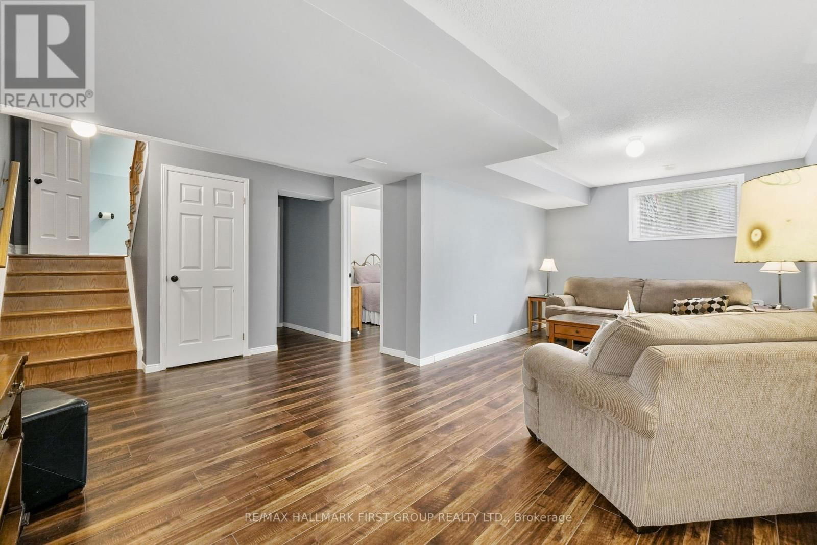 76 JARVIS DRIVE Image 32