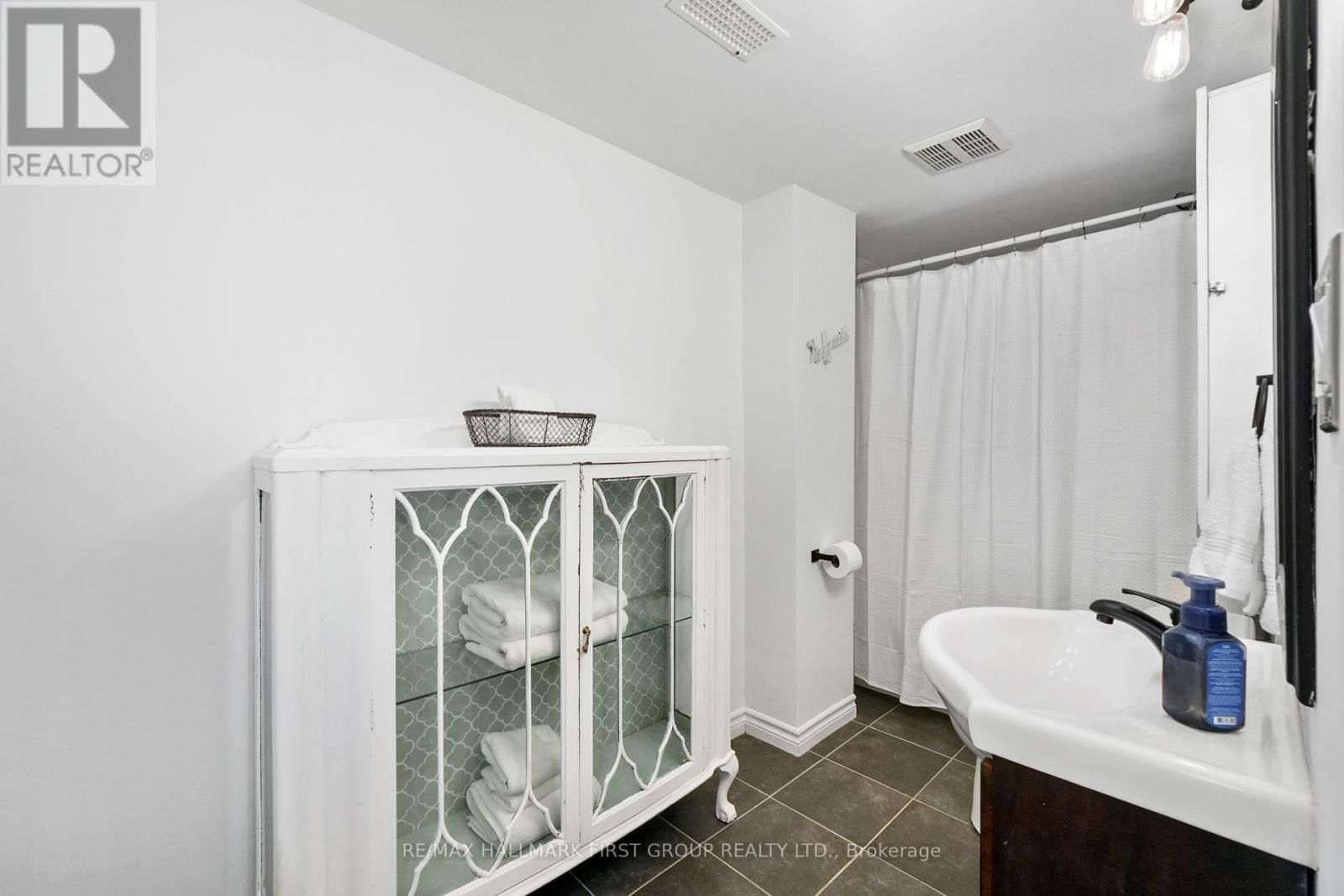 76 JARVIS DRIVE Image 35