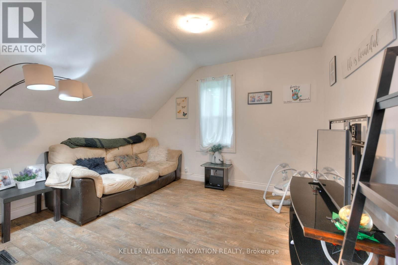 270 WATER STREET NORTH Image 11