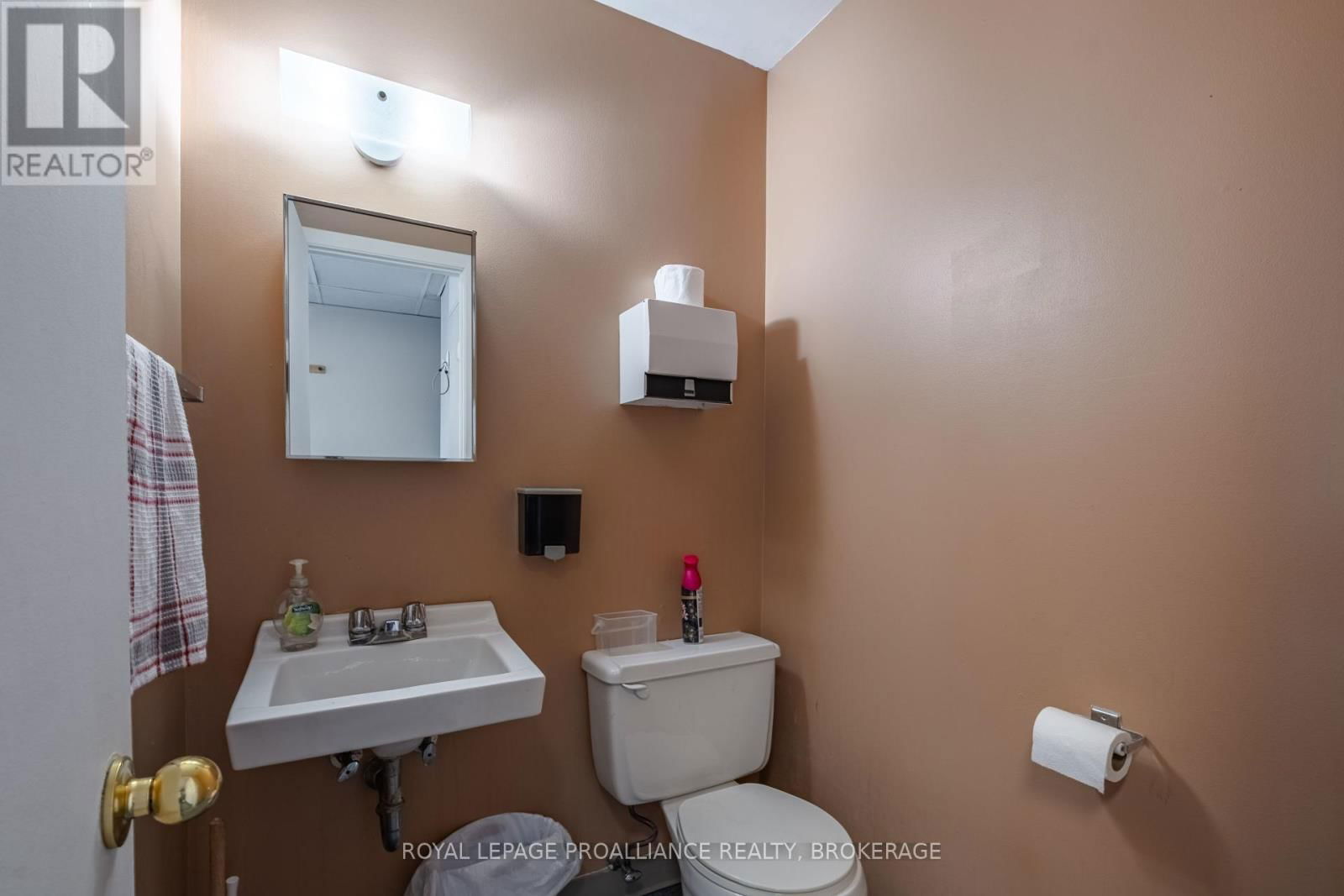 649 JUSTUS DRIVE Image 40