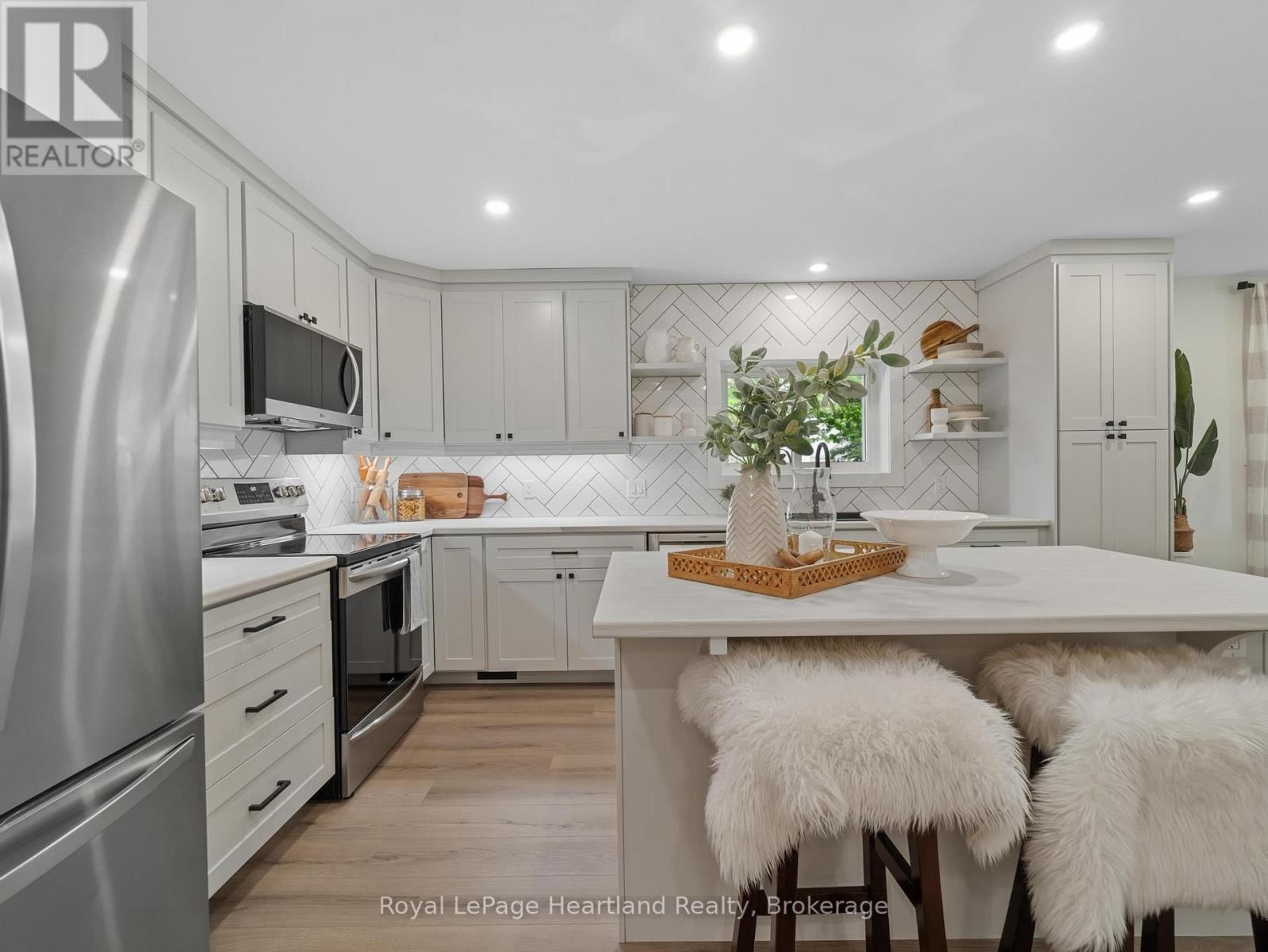 137 PALMERSTON STREET Image 11