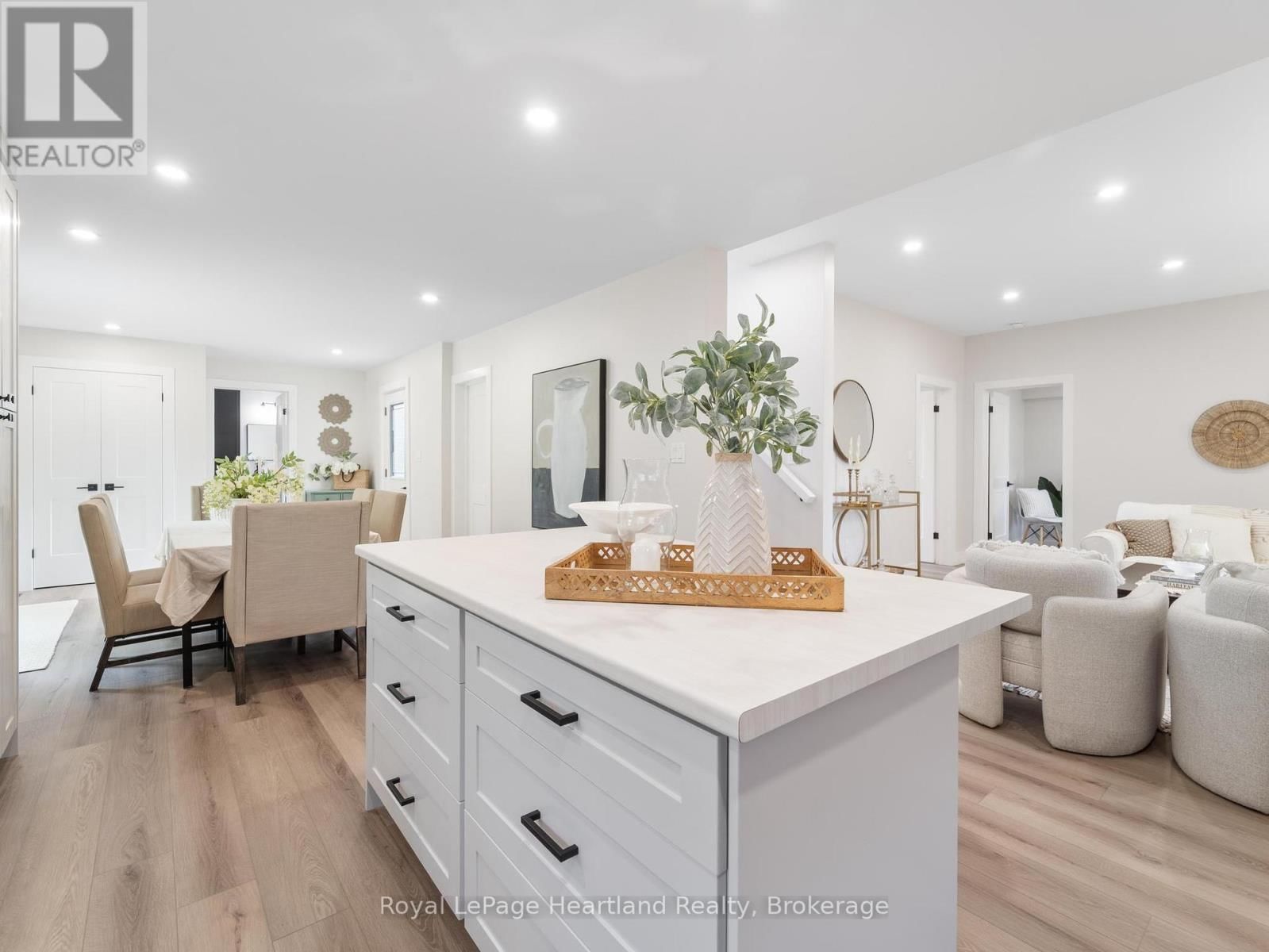 137 PALMERSTON STREET Image 14