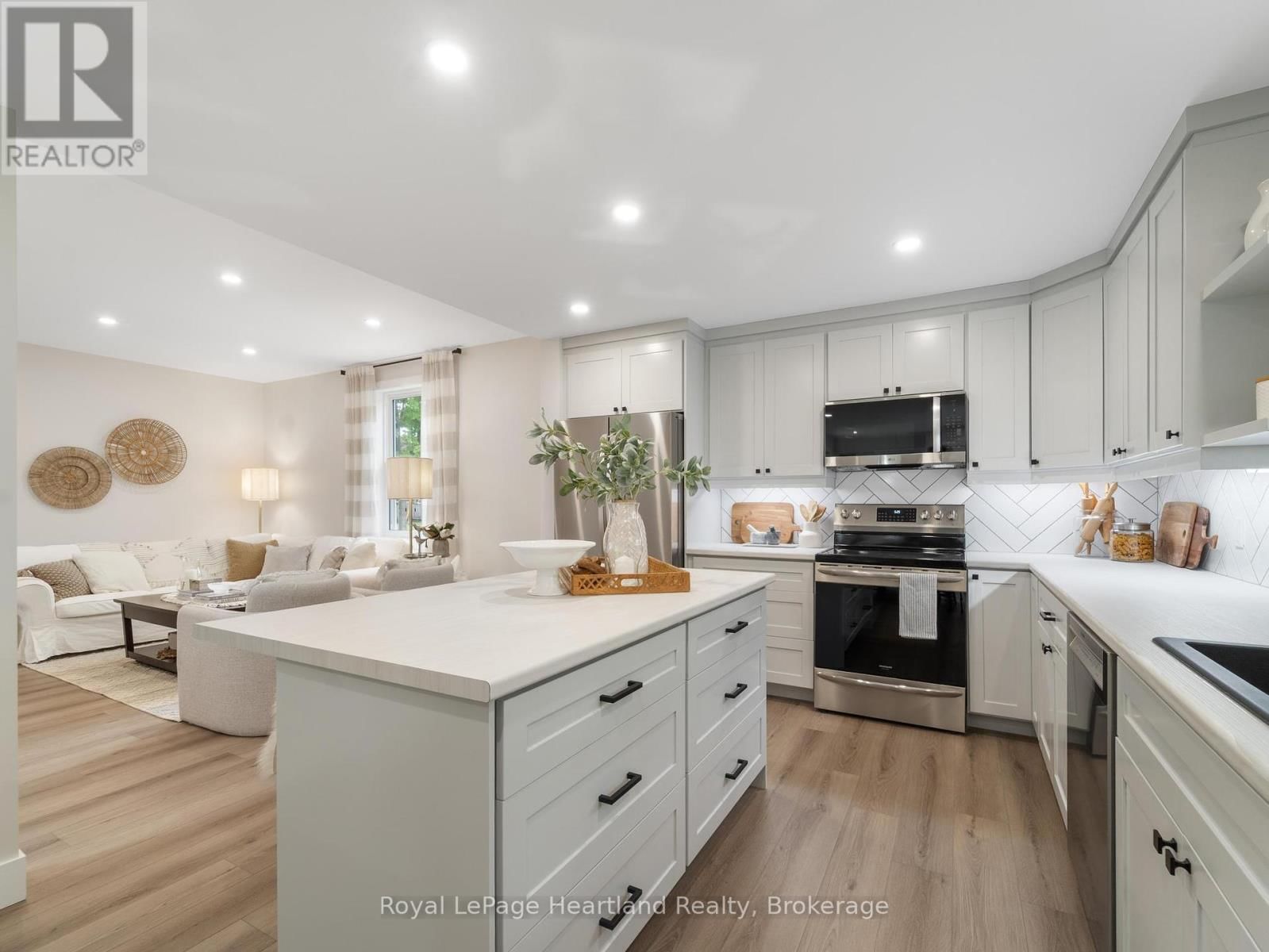 137 PALMERSTON STREET Image 15