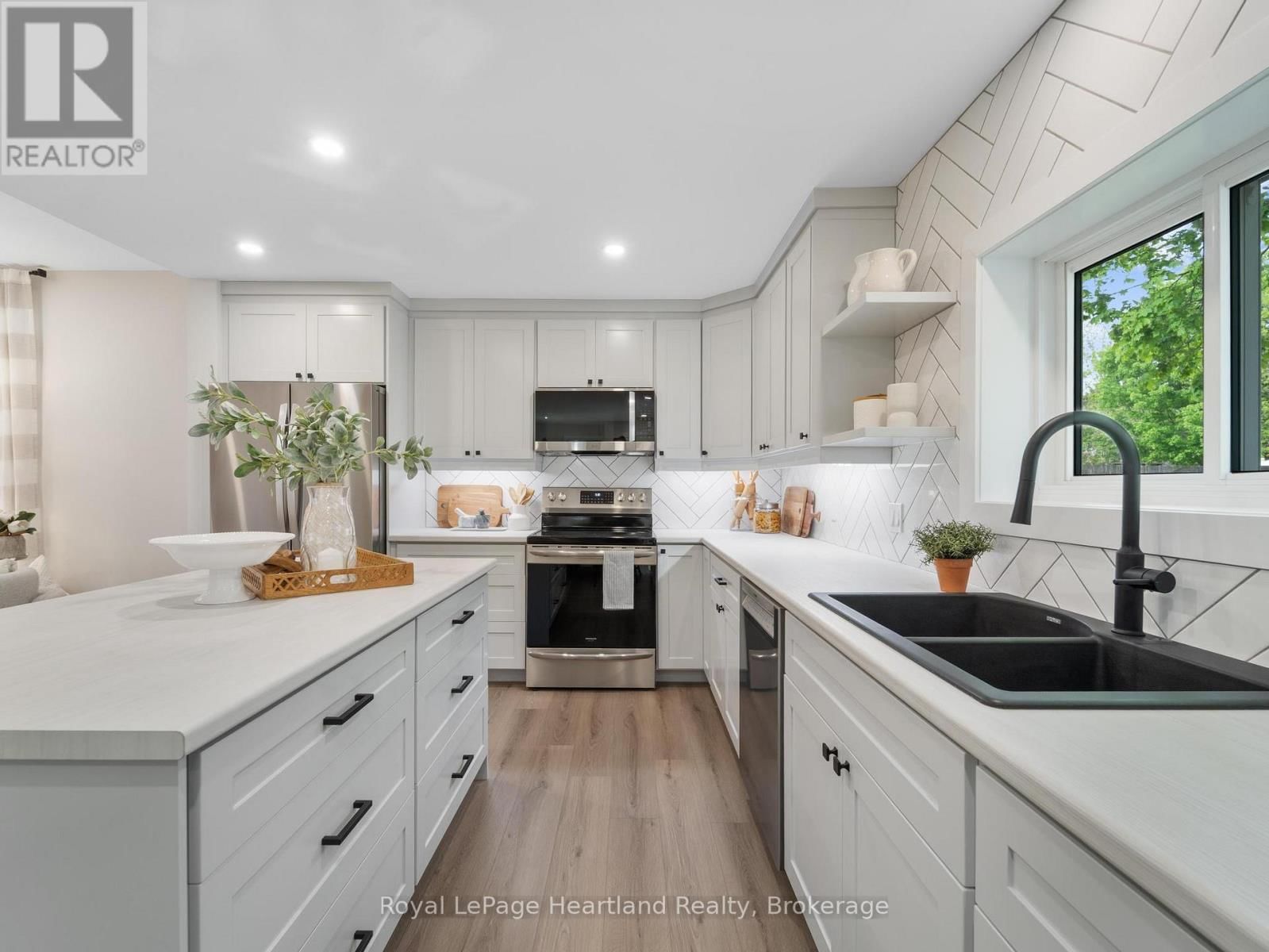 137 PALMERSTON STREET Image 16