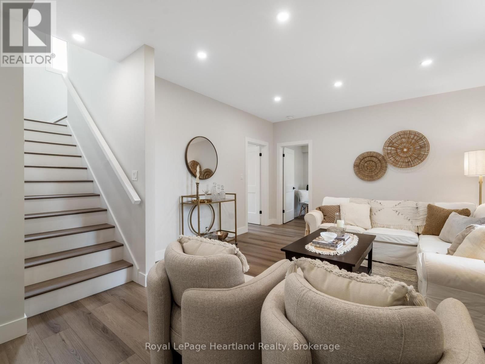 137 PALMERSTON STREET Image 19