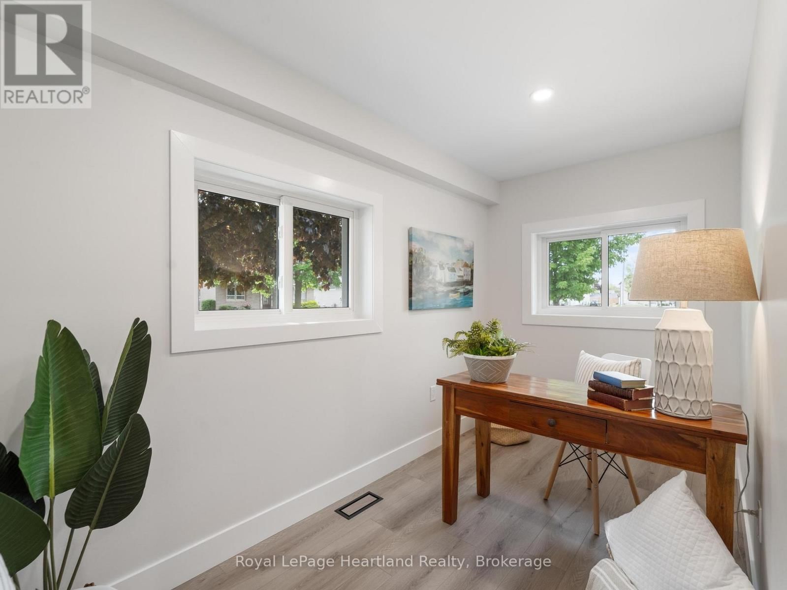 137 PALMERSTON STREET Image 22