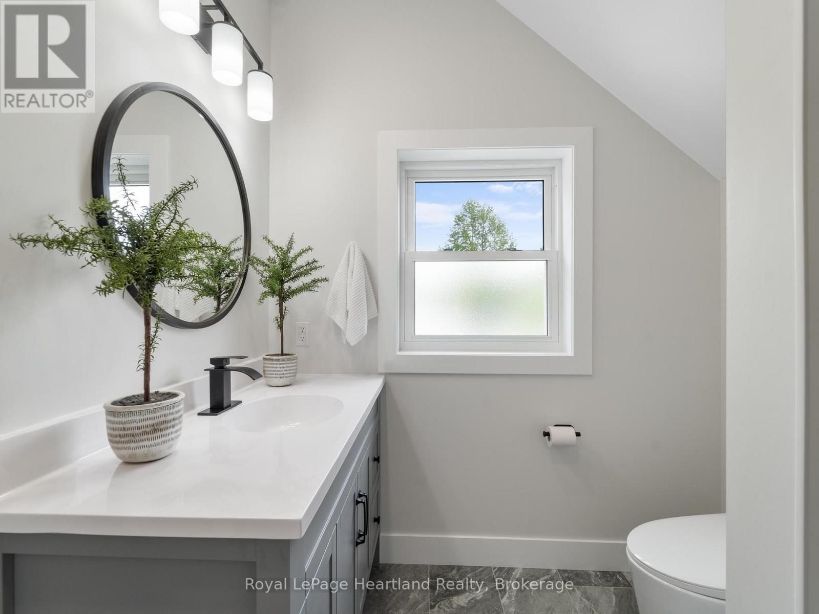 137 PALMERSTON STREET Image 32