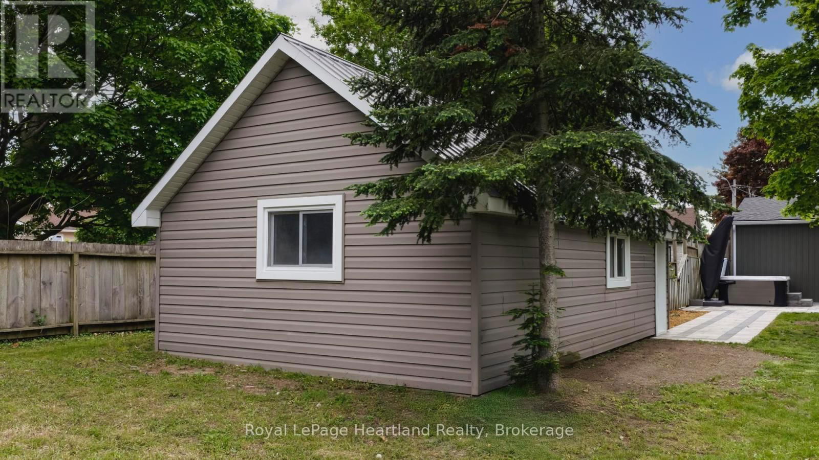 137 PALMERSTON STREET Image 43