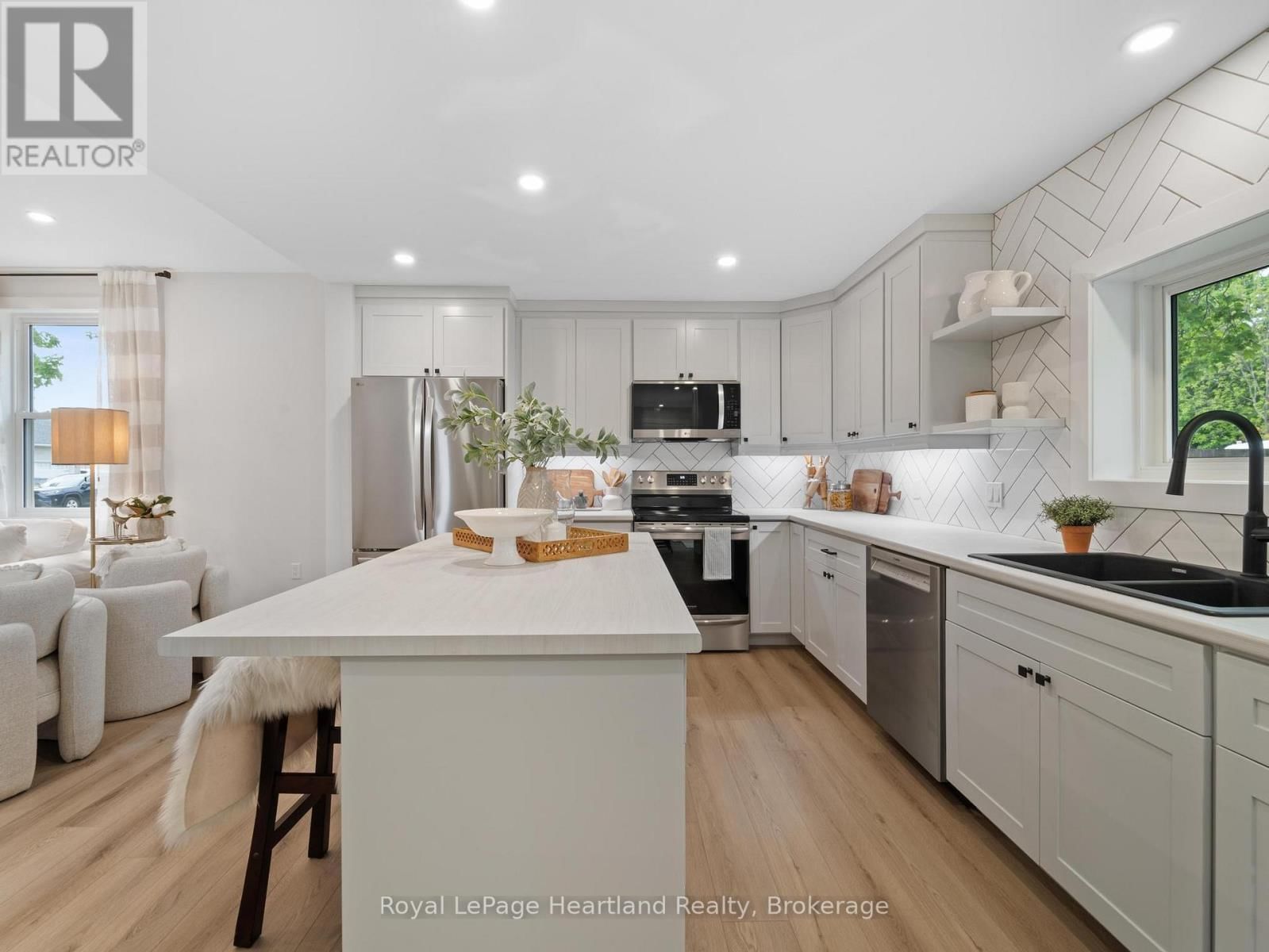 137 PALMERSTON STREET Image 8