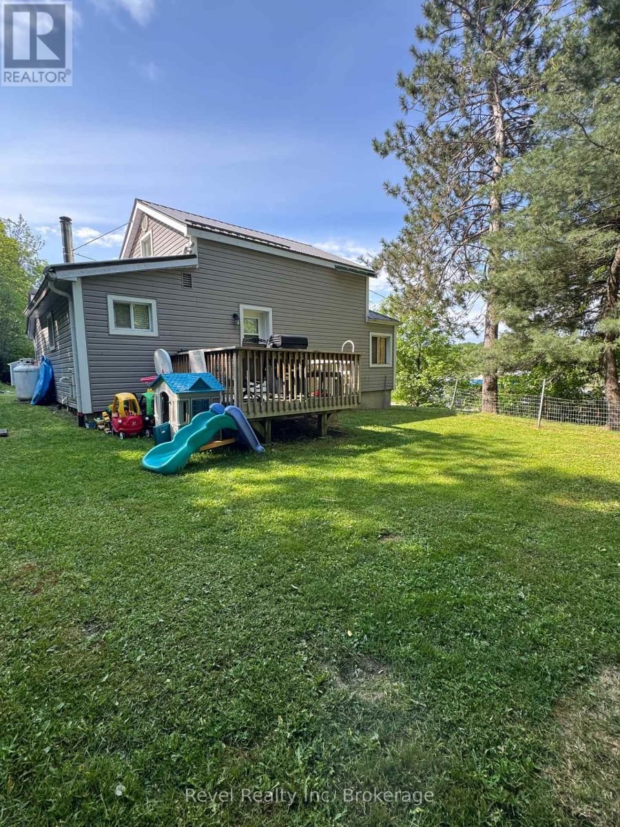 218 RAILWAY STREET Image 3
