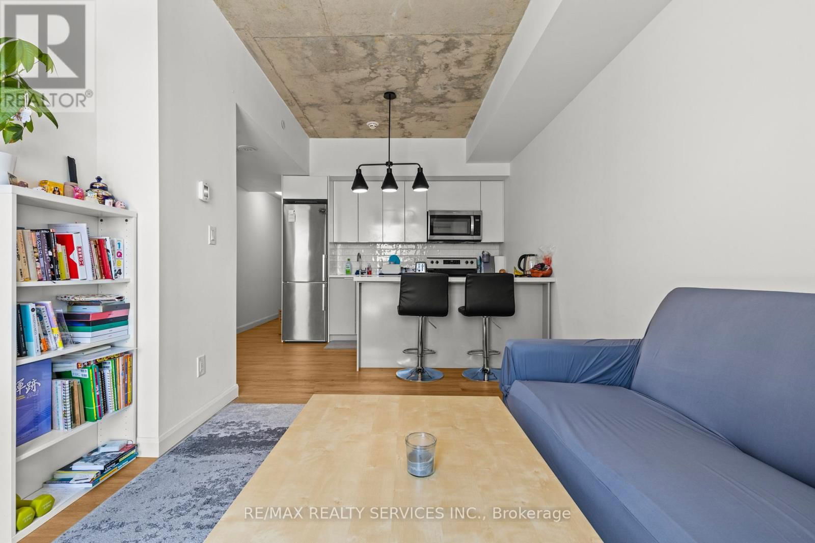 811 - 7 ERIE AVENUE Image 11