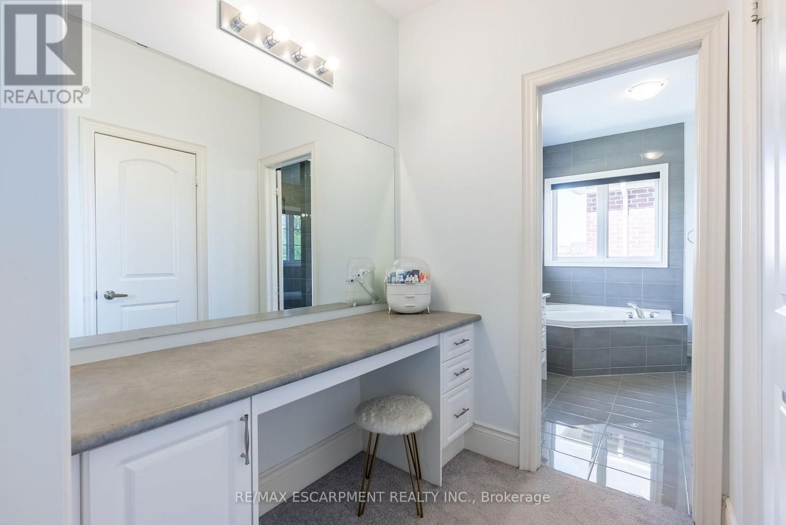 219 HUMPHREY STREET Image 12