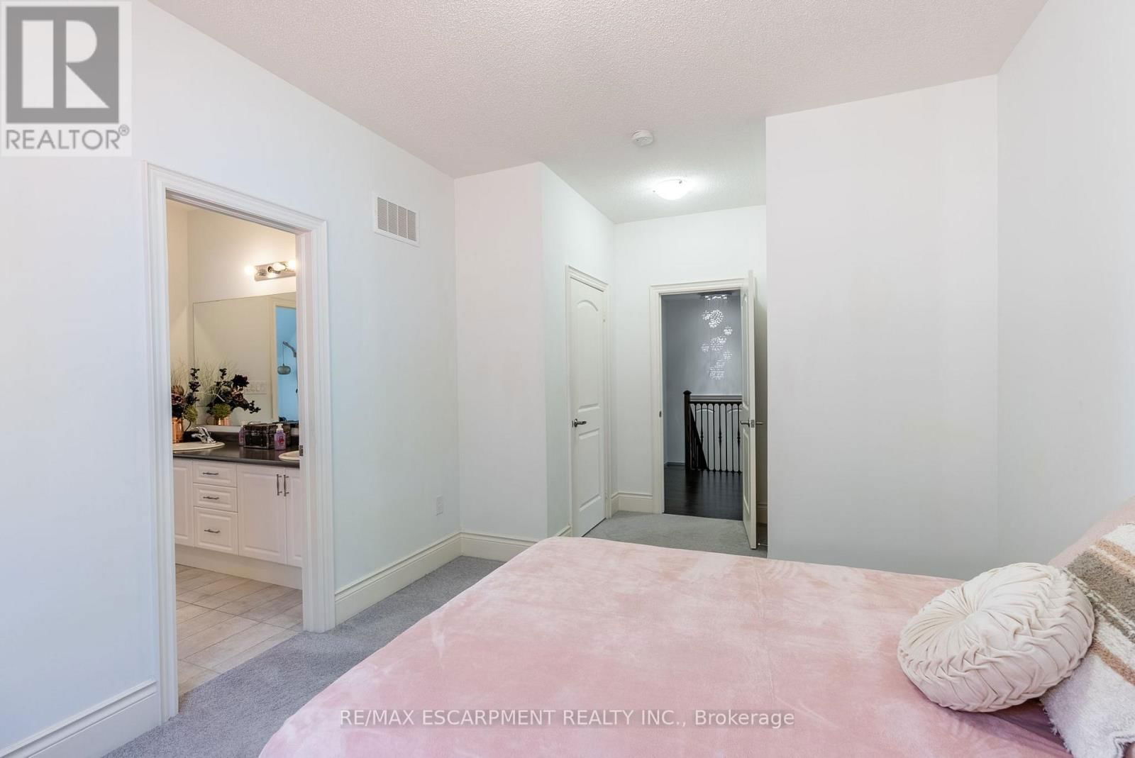 219 HUMPHREY STREET Image 14