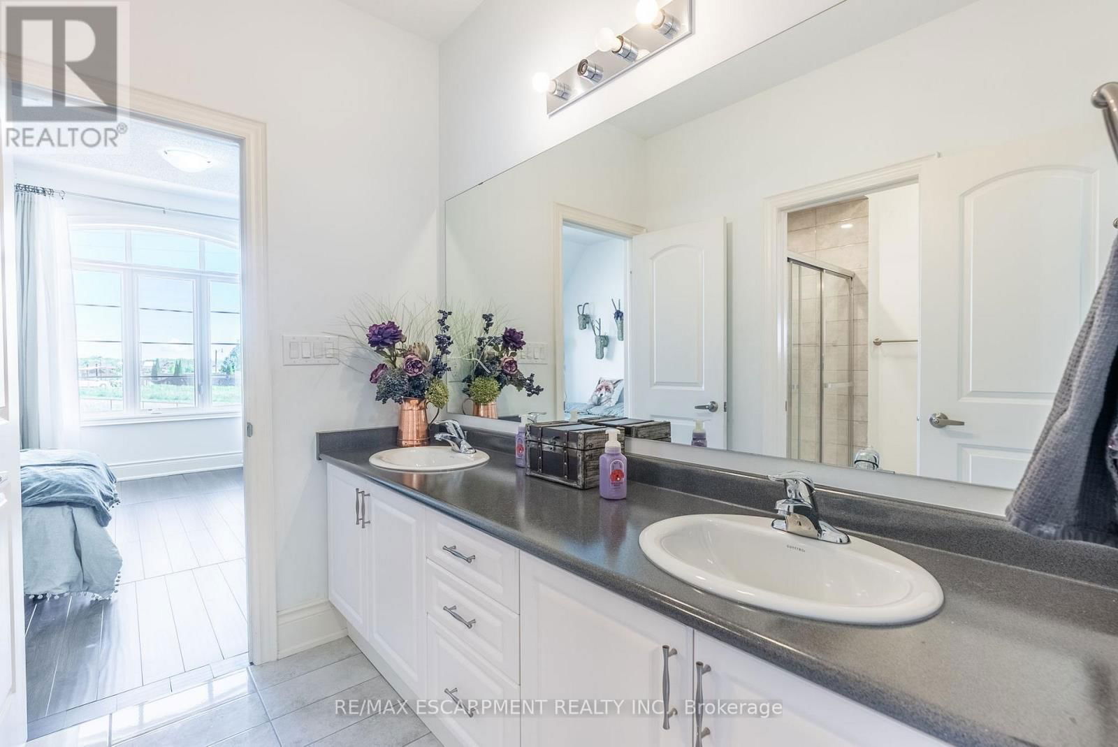 219 HUMPHREY STREET Image 15
