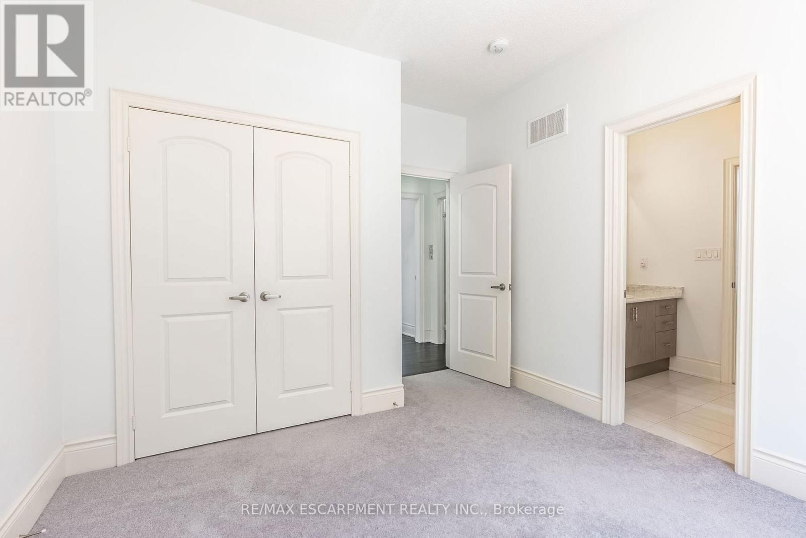 219 HUMPHREY STREET Image 17