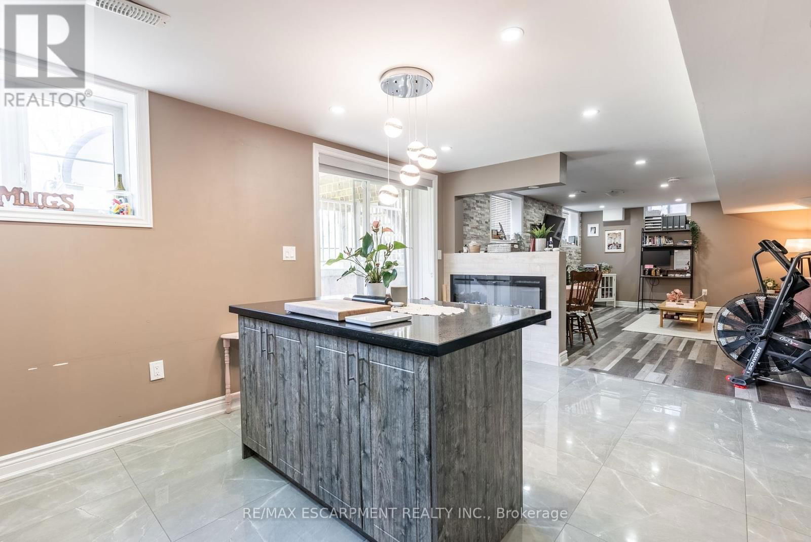 219 HUMPHREY STREET Image 25