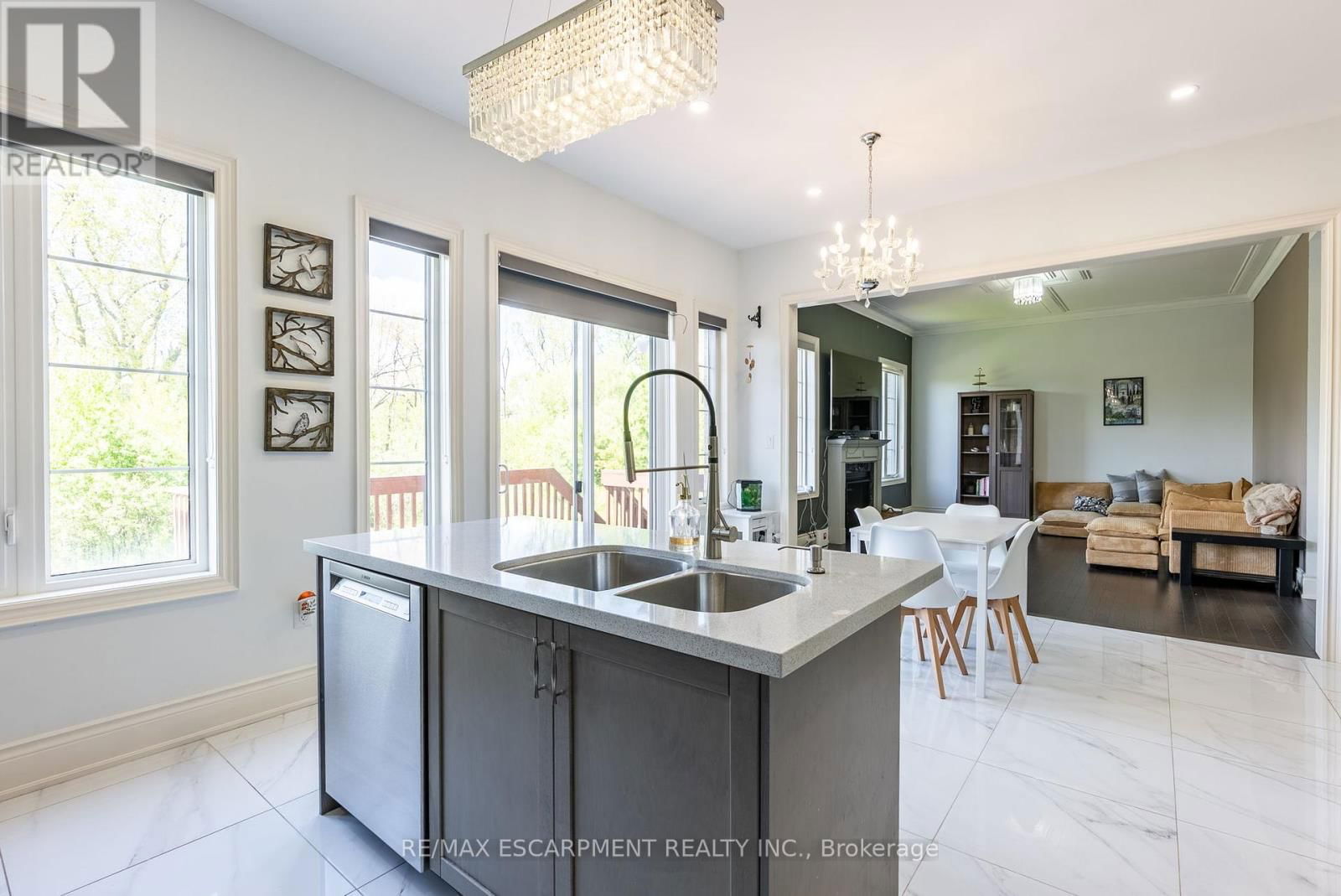 219 HUMPHREY STREET Image 7