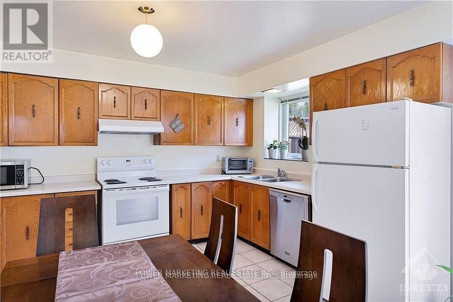999 ALENMEDE CRESCENT Image 10