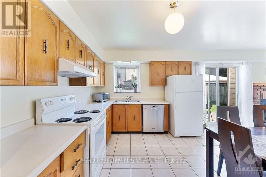 999 ALENMEDE CRESCENT Image 11