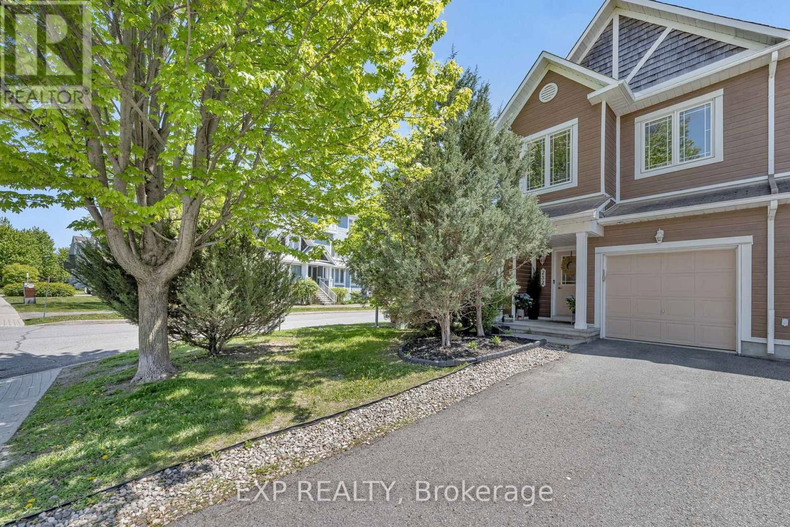 232 MEADOWBREEZE DRIVE Image 2