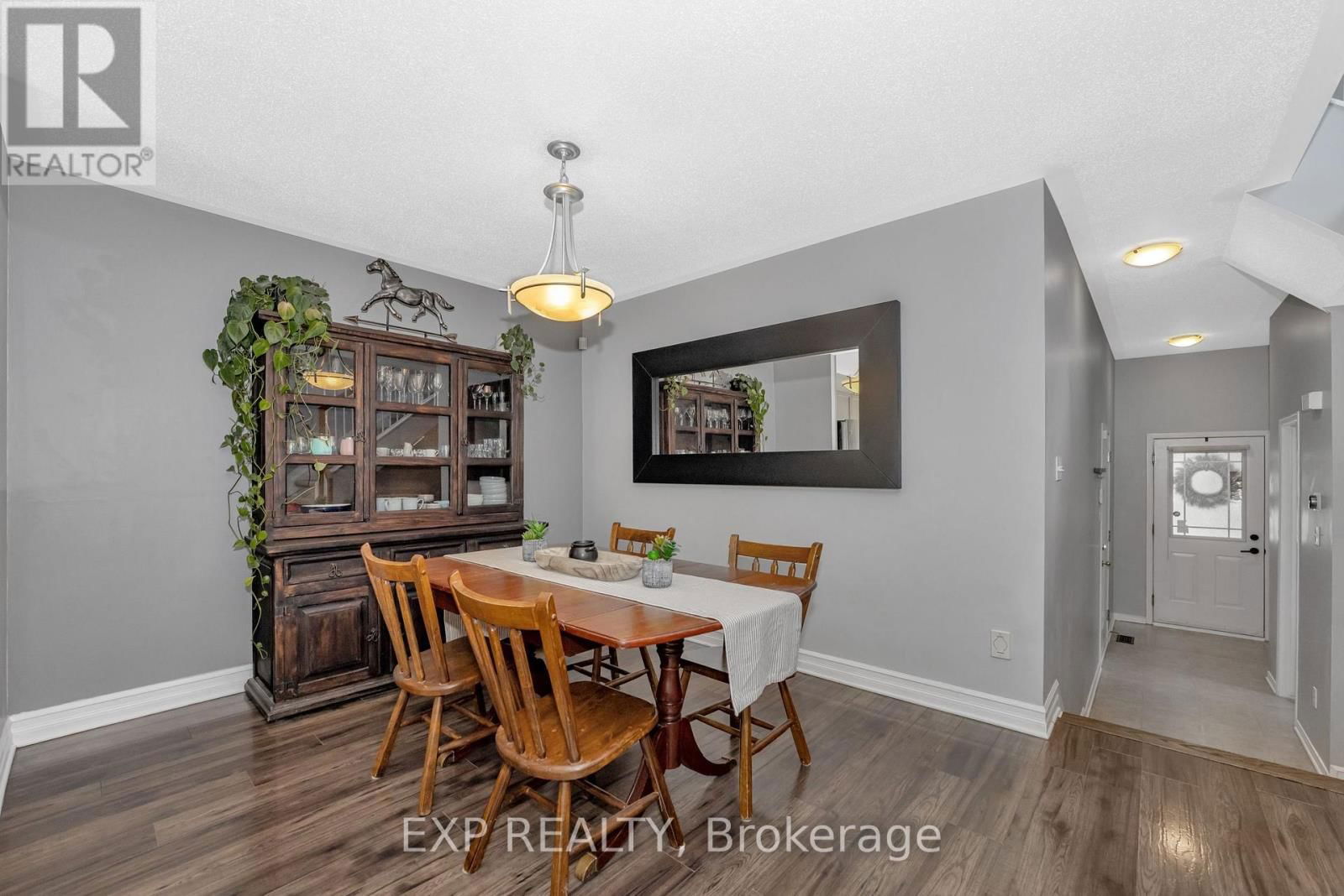 232 MEADOWBREEZE DRIVE Image 9