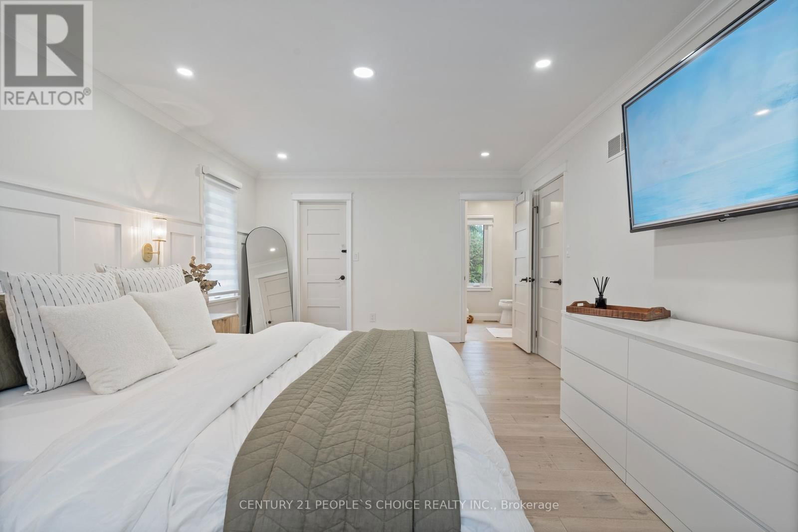 7 CARL CRESCENT Image 21