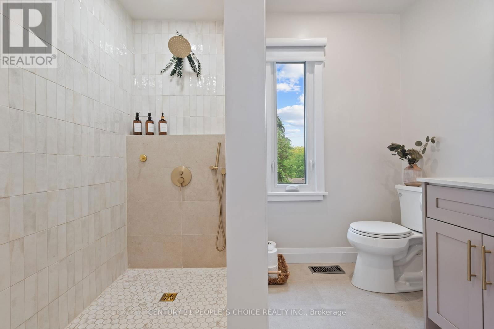 7 CARL CRESCENT Image 23