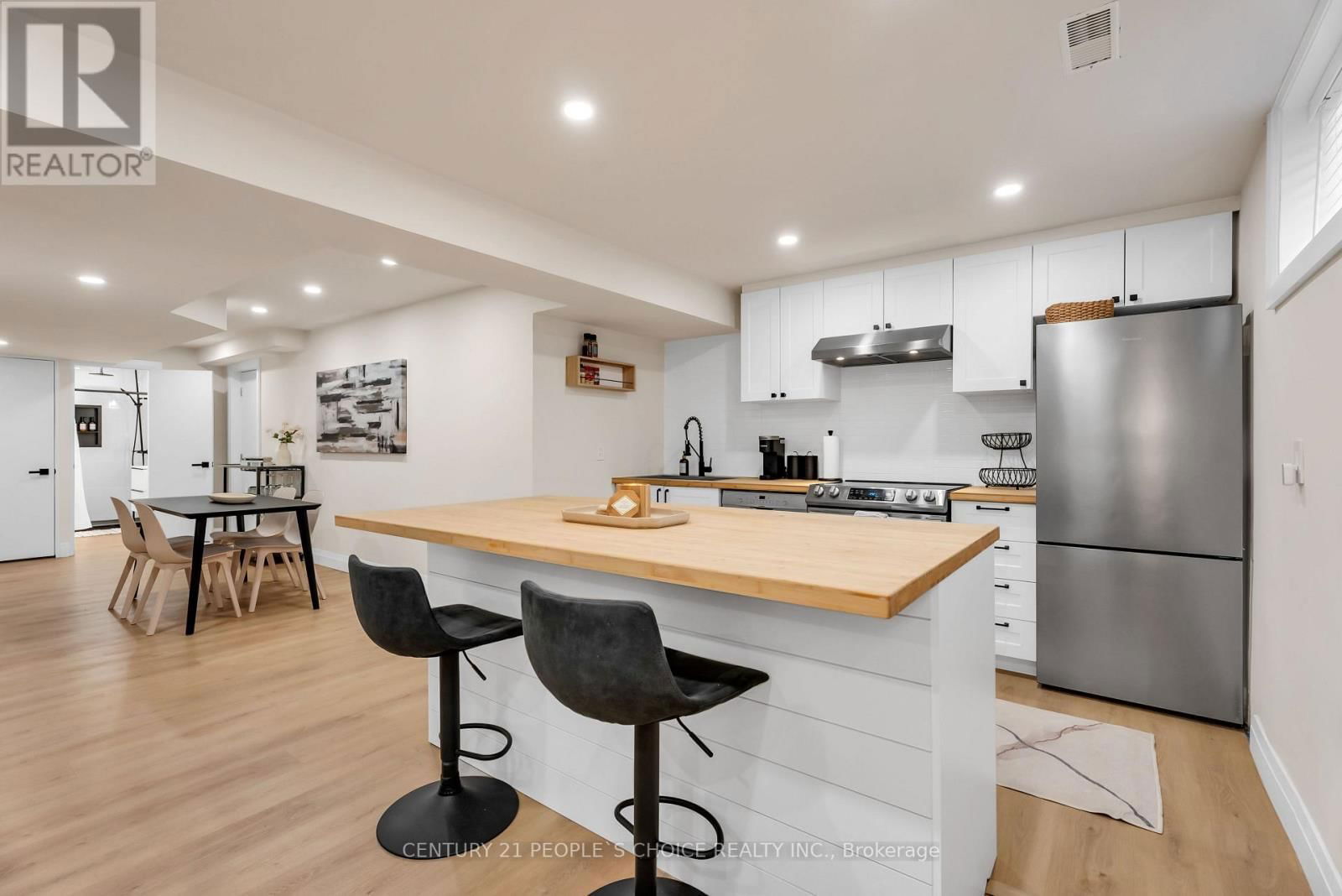 7 CARL CRESCENT Image 33