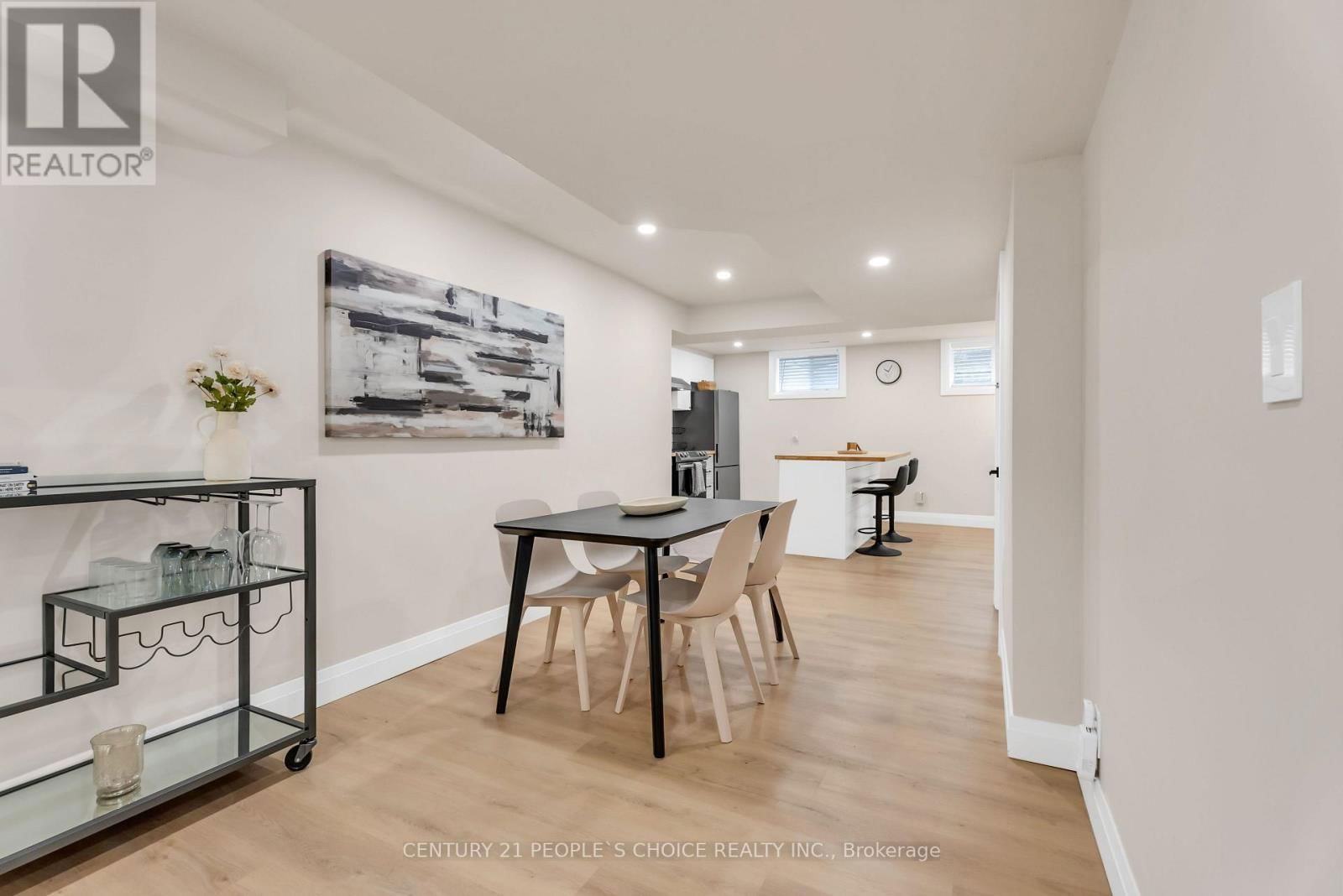 7 CARL CRESCENT Image 37