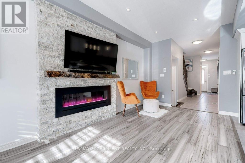 12 - 98 SHOREVIEW PLACE Image 11
