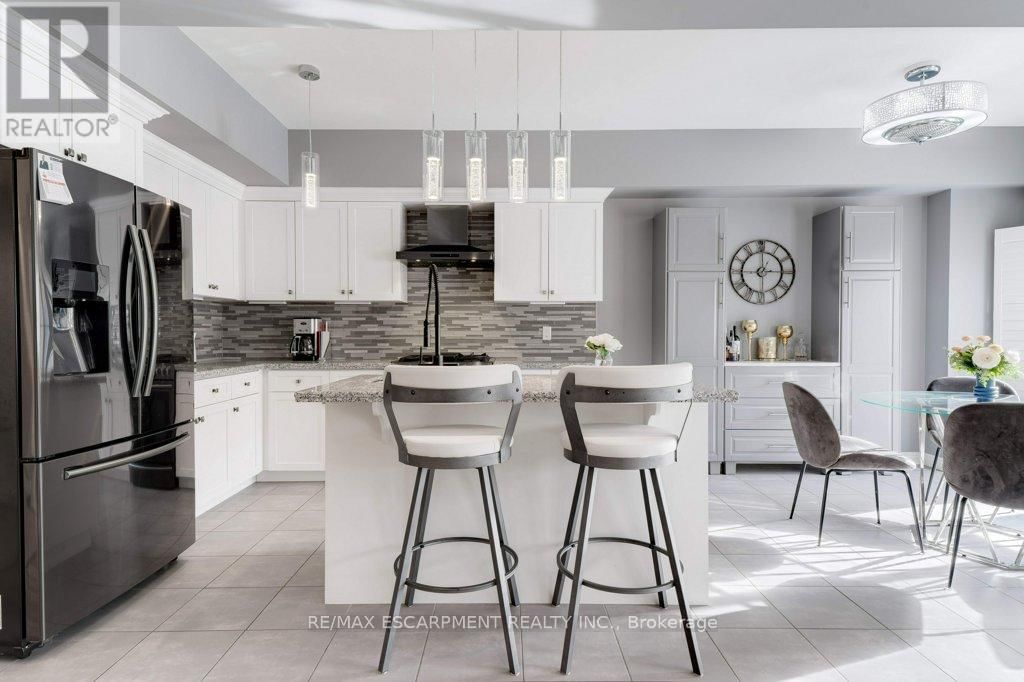 12 - 98 SHOREVIEW PLACE Image 13