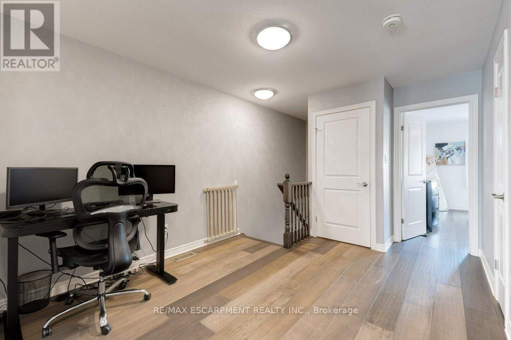 12 - 98 SHOREVIEW PLACE Image 35