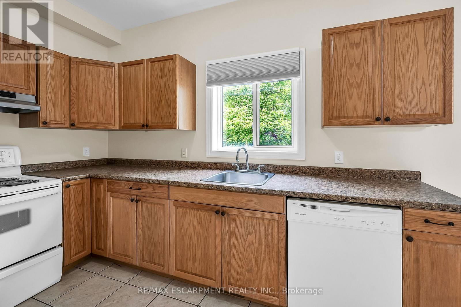 27A WALNUT STREET Image 10